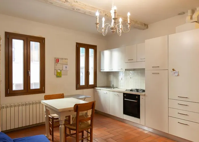 Graceful In The Heart Of Florence